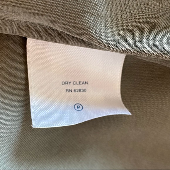 Lands’ End olive green silk button down blouse in size large - Picture 7 of 8